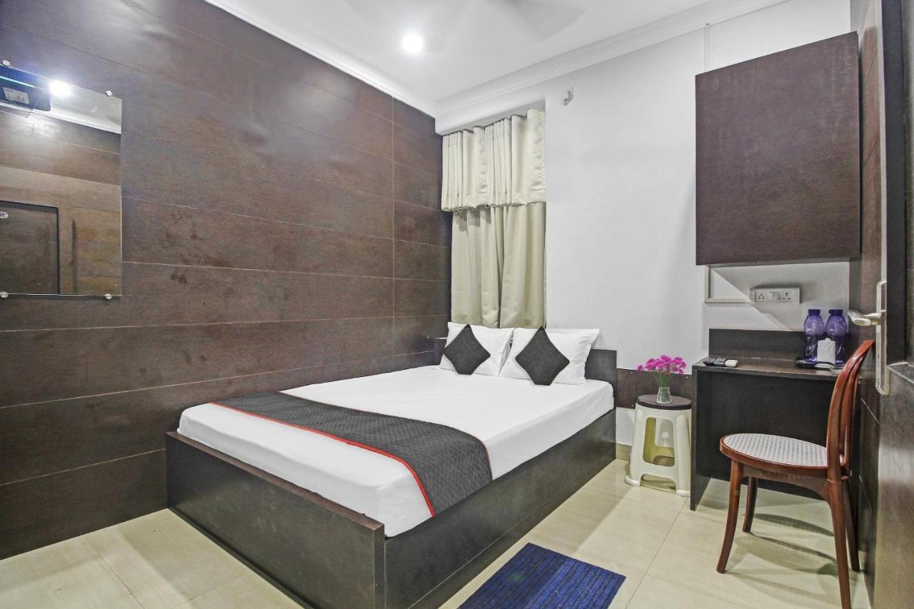 Super Townhouse Centre Point Inn Near Esplanade Metro Station Колката Екстер'єр фото
